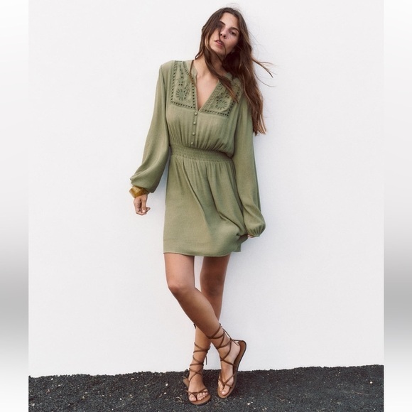 New ZARA Openwork Embroidered Eyelet Long Sleeves Mini Dress - Picture 4 of 9